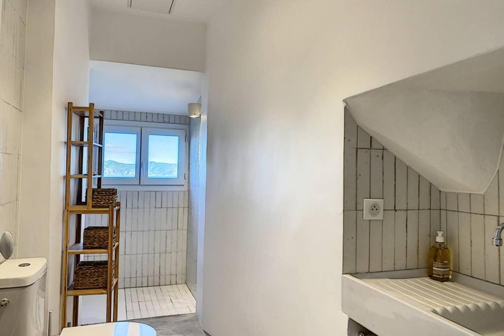Cargèse, appartement de charme surplombant le port Extérieur photo